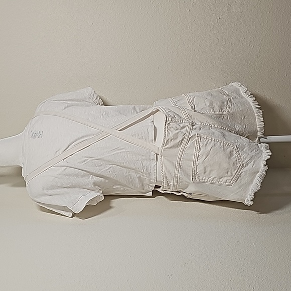 We The Free Strappy Shortalls Overalls Bib White Denim Jean Shorts Cutoff Raw 31 - Picture 9 of 16